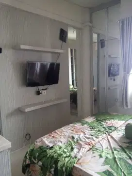 GREEN PRAMUKA APARTEMEN ATAS MALL STUDIO FURNISH PERTAHUN