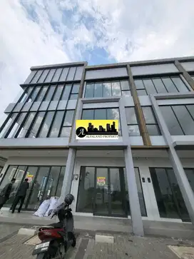 DISEWAKAN RUKO MAGGIORE JUNCTION 3 LANTAI HOEK LOKASI STRATEGIS