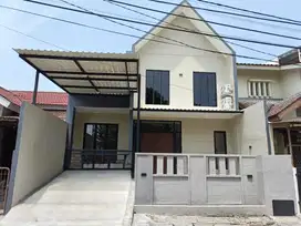 Dijual Rumah Bagus Depan Taman di Nusaloka BSD, Tangerang Selatan