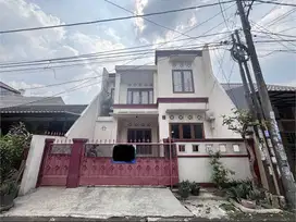 Disewakan Rumah 2 Lantai di Griya Loka BSD Jl. Pinus 2