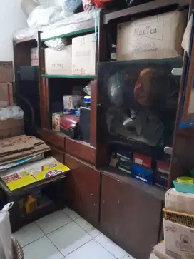jual 3 lemari pajang (mau pindahan)