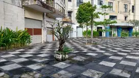 Ruko 4 lantai 7 kamar tidur disewakan, Kuta area