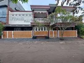 Depok, Tole Iskandar ex salon perawatan dan rumah tinggal