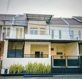 Rumah 2 lantai minimalis di Sentra Point dekat UPN Rungkut