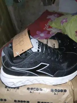 Sepatu Diadora (ori), sepatu casual