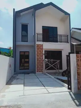 Rumah 2 lantai strategis di Cisaranten Kulon Arcamanik Kota Bandung