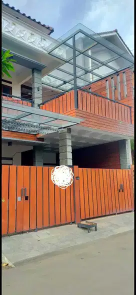 DISEWAKAN RMH LUAS KOKOH BAGUS DLM KOMPLEK AKSES JLN LEBAR CONDET