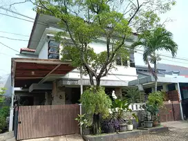 Dijual rumah bagus depan taman semi furnished di Jatibening Bekasi