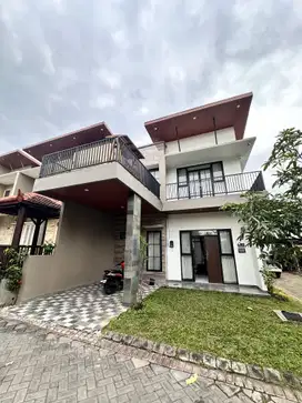 Dijual Cepat Rumah Villa Furnish Kolam Renang dekat Wisata BNS Batu