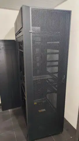 FOR SALE – 2 UNIT RACK SERVER IBM U-RACK | KONDISI BEKAS SANGAT BAIK