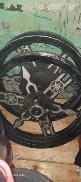 Jual cepat BU Velg logo Yamaha untuk keluarga mio baut 4