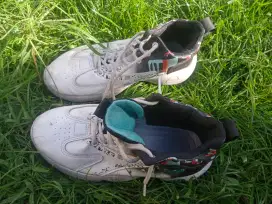 Sepatu basket remaja