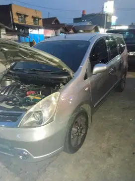 Nissan Livina 2011 Bensin