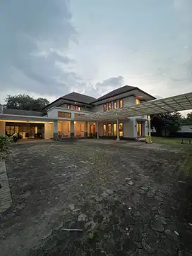 Rumah Tropis Di Cilandak Jakarta Selatan Dekat Stasiun Mrt