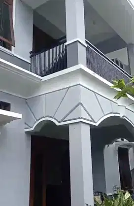 Disewakan Rumah Dekat Sekolah Petra Manyar