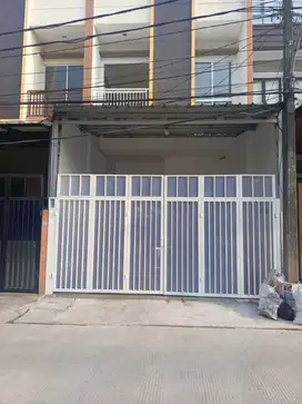 ANA RUMAH UK 5X18M DI TAMAN RATU
