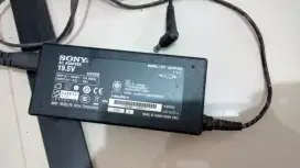 Sony ac adapter 19.5 volt 3.05 A
