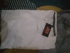 Kaos oblong putih