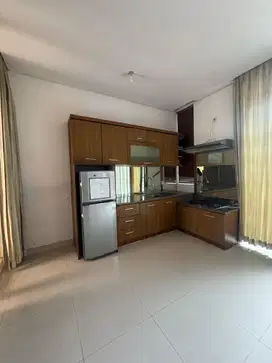 Disewakan Rumah the mansion pakuwon indah