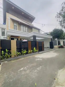 Dijual Rumah Baru Siap huni di Komplek Kebayoran Baru Jakarta Selatan