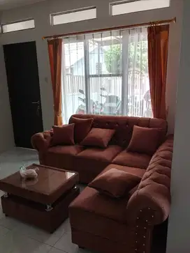 Di jual sofa, masih kondisi mulus