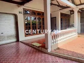 Rumah 2 Lantai Lokasi Strategis Di Kayu Putih S7291