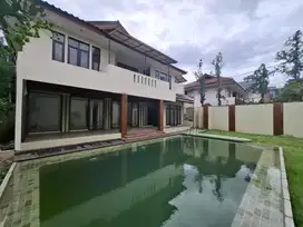 DISEWAKAN RUMAH DI JALAN BENDA ATAS  CILANDAK JAKARTA SELATAN