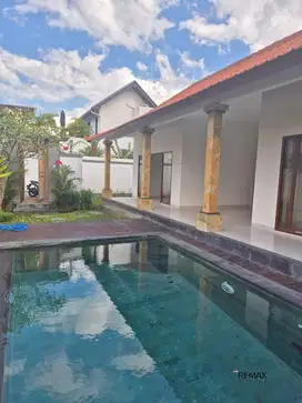 Villa 1 lantai dengan nuansa Etnik minimalis disewakan, Seminyak area