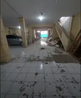Rumah besar pinggir jalan daerah cipinang jakarta timur