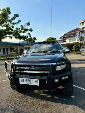 Ford Ranger XLT 3200 cc 4x4 solar diesel double cabin