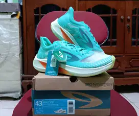 910 HAZE 1.5 SE Size 43 BNIB (New)