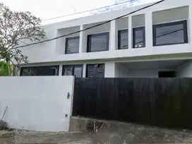 Buc rumah stylish 2lt semi furnis cekomaria peguyangan dkt mall living
