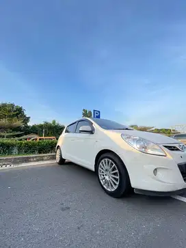 hyundai i20 ioniq at 2010 istimewa credit murah