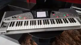 Keyboard Roland E50