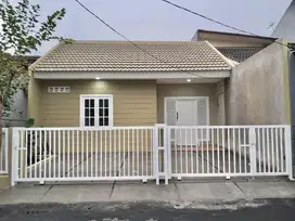 Dijual rumah Cantik siap huni di Griya Loka Sektor 1.4 BSD