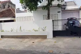 Rumah mewah dgn kolam renang di jakal km 7 dekat ugm