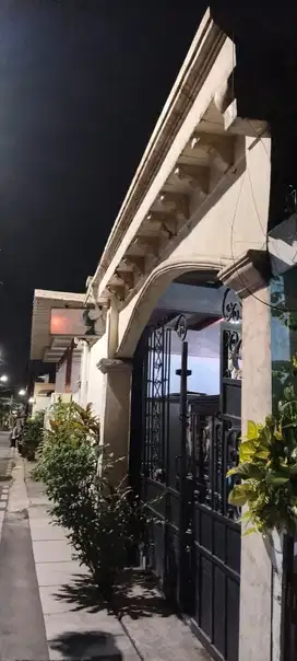 DIJUAL RUMAH SECOND SIAP HUNI DI PUSAT KOTA JAKARTA STASIUN JOHAR BARU