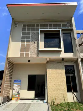 Di jual rumah 2 lntai lokasi strategis di gedeg mojokerto