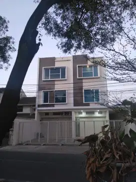 Dijual 2 ruko gandeng Jenderal Sudirman