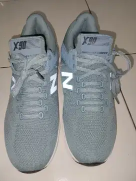 Sepatu buat running/jalan/santai
Merk.NB