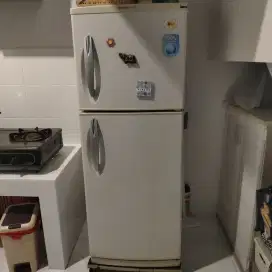 Dijual kulkas LG 2 pintu