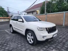 Grand Cherokee 2012 4X4 Limited Istimewa