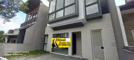 Dijual Rumah siap huni Alam Hijau citraland surabaya