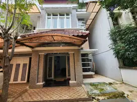 RUMAH SUDAH RENOVASI BAJA RINGAN JUAL CEPAT MURAH DI GADING KUSUMA