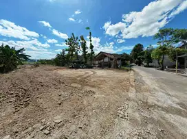 Tanah Dekat Sate Klatak dan UAD4