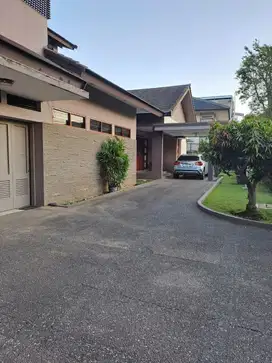 Best Location Rumah Hunian Nyaman Lingkungan Asri di Tubagus Ismail
