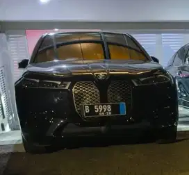 Bmw ix40 nik 2023 hitam