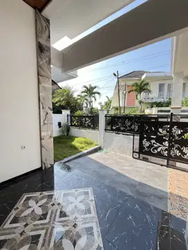 TERMURAH Rumah 2 Lantai Araya Blok Depan Kota Malang