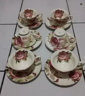 Cangkir Teh / Kopi Antik