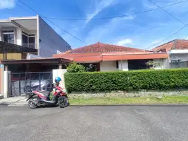Rumah hitung tanah dekat pusat pendidikan dan pembelanjaan